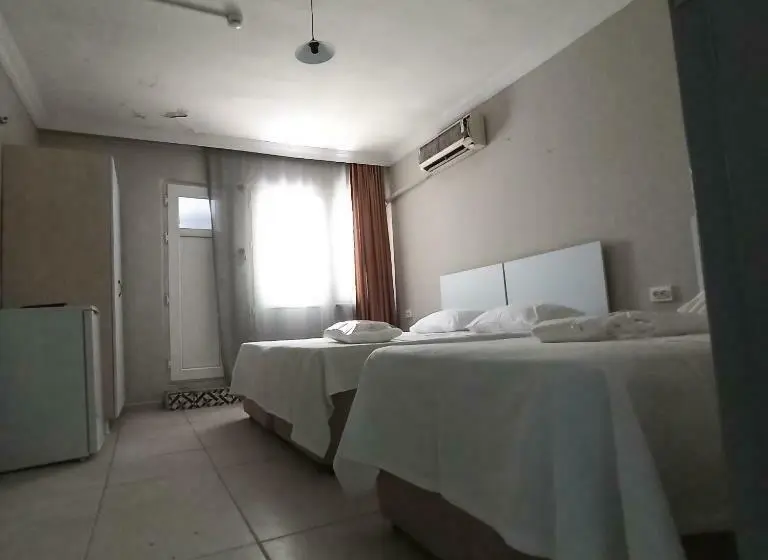 Standard Kolmen Hengen Huone, Nilhan Otel