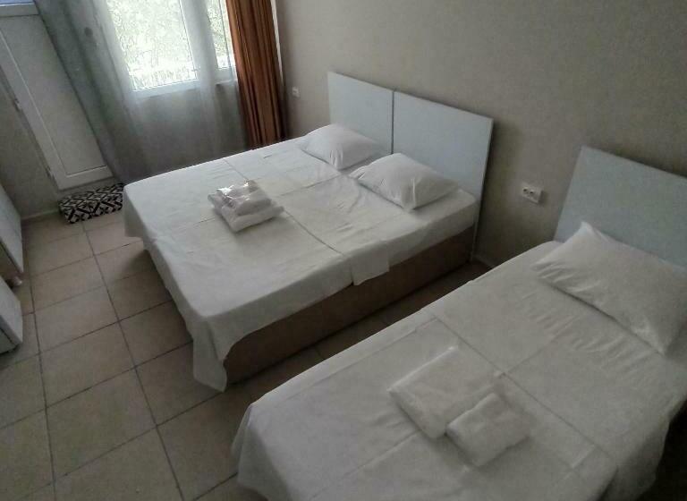 标准三人间, Nilhan Otel