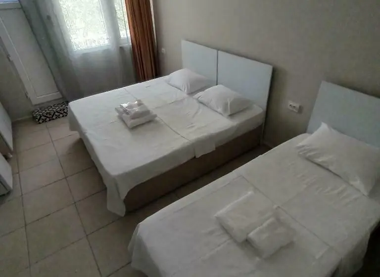 Standard Kolmen Hengen Huone, Nilhan Otel