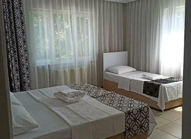Standard Kolmen Hengen Huone, Nilhan Otel