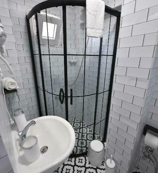 四人标准间, Nilhan Otel