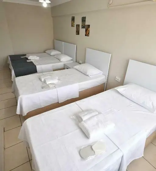 Standard Neljän Hengen Huone, Nilhan Otel