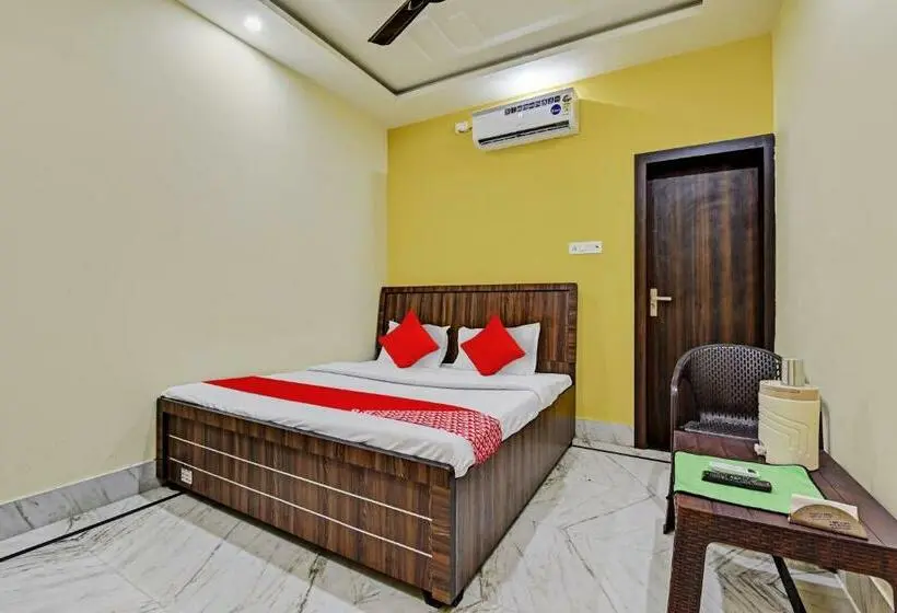Classic Kolmen Hengen Huone, Oyo Flagship Hotel Royal Palace