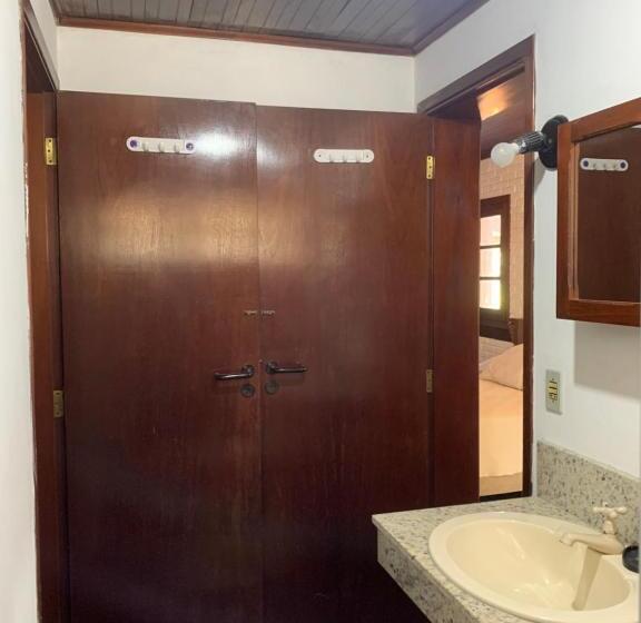 اتاق خانوادگی, Canto Das Toninhas Guest House