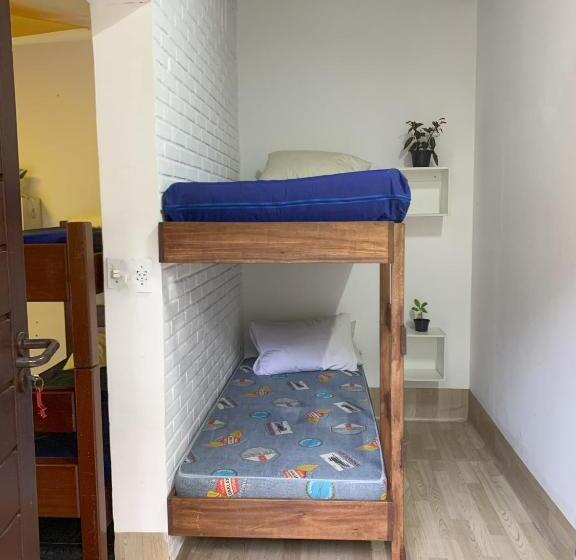 اتاق استاندارد چهارنفره با چشم‌انداز باغ, Canto Das Toninhas Guest House