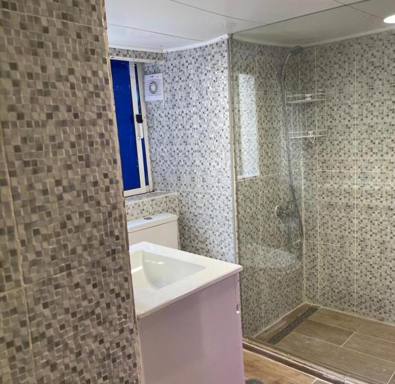 سوییت, Alfama Guest House