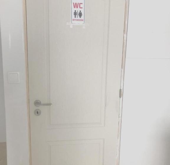 اتاق استاندارد یک نفره, Alfama Guest House