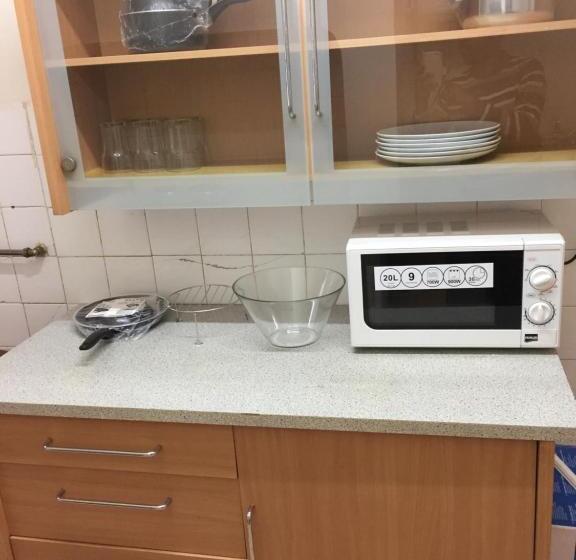 اتاق استاندارد یک نفره, Alfama Guest House