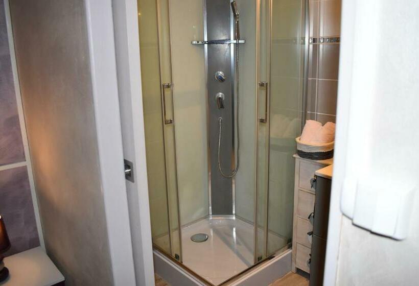 标准间, Chez Augustin