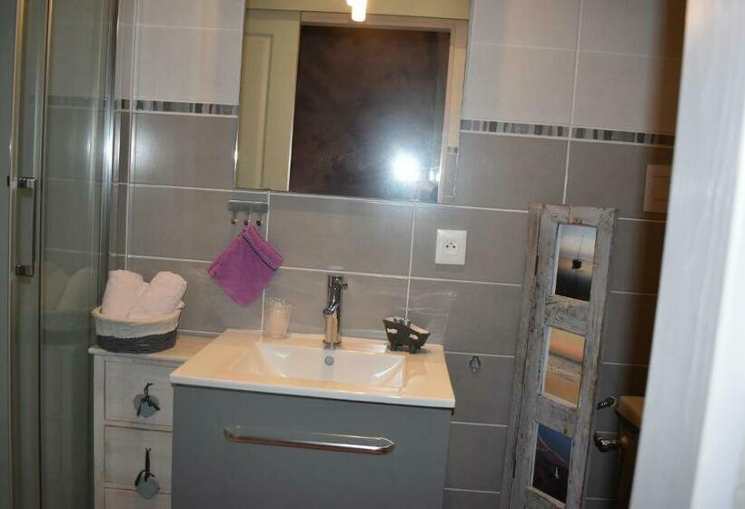 标准间, Chez Augustin