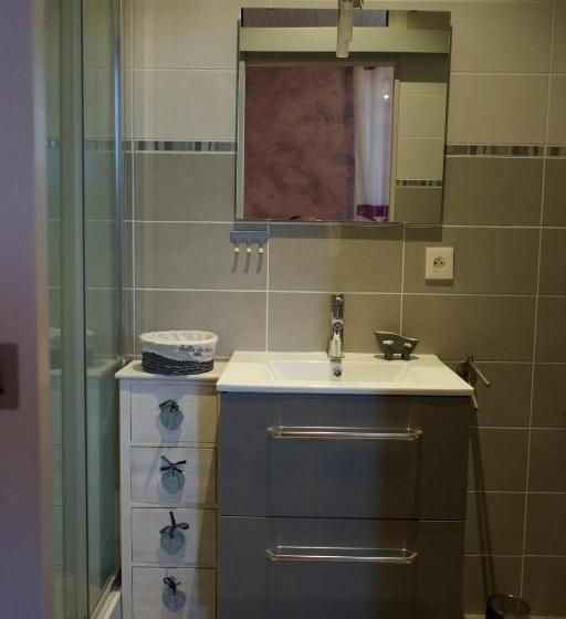 标准间, Chez Augustin