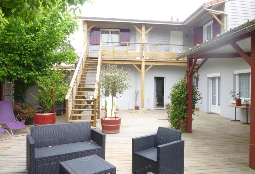 带1个卧室带花园景观的公寓, Chez Augustin