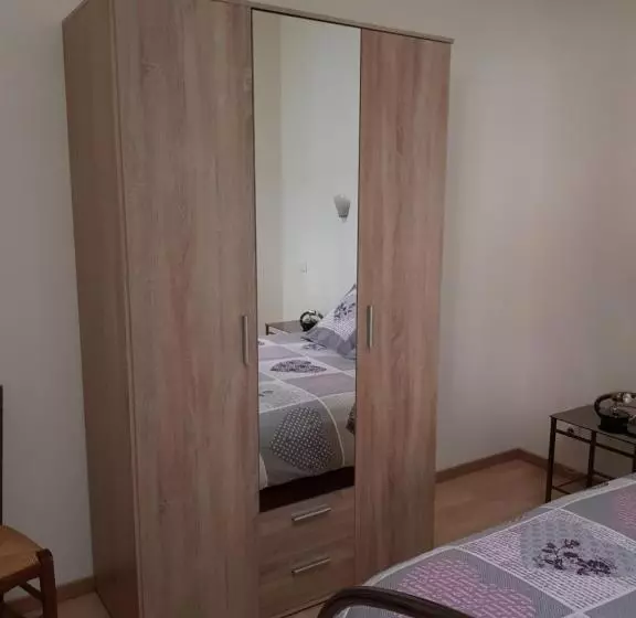 Huoneisto 1 Makuuhuone Pohjakerros, Chez Augustin