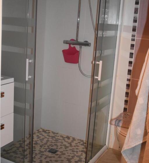 标准间, Chez Augustin