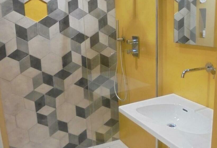 اتاق لوکس با چشم‌انداز دریا, Maison D Hôtes Bastia