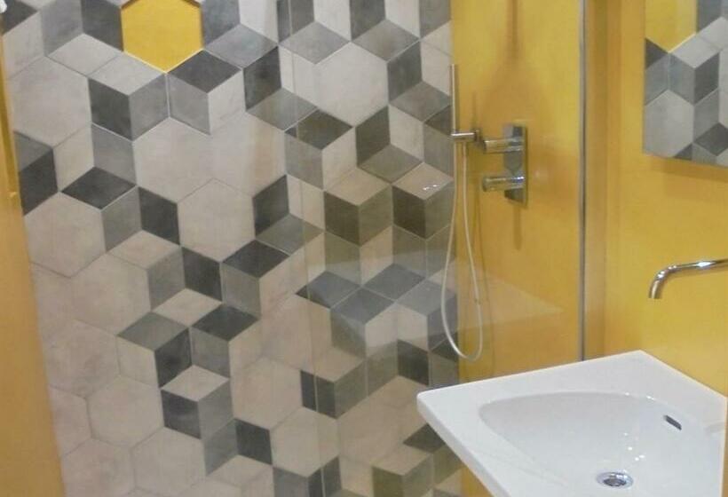 اتاق لوکس با چشم‌انداز دریا, Maison D Hôtes Bastia