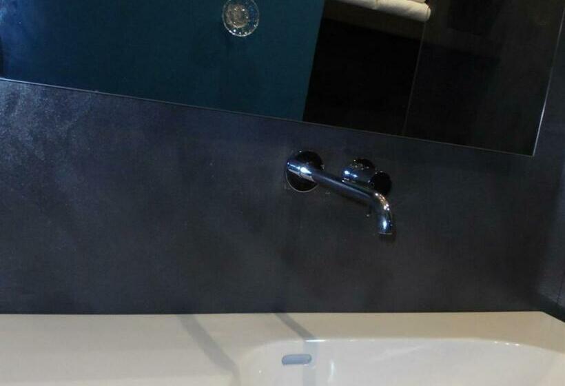 اتاق لوکس با چشم‌انداز دریا, Maison D Hôtes Bastia