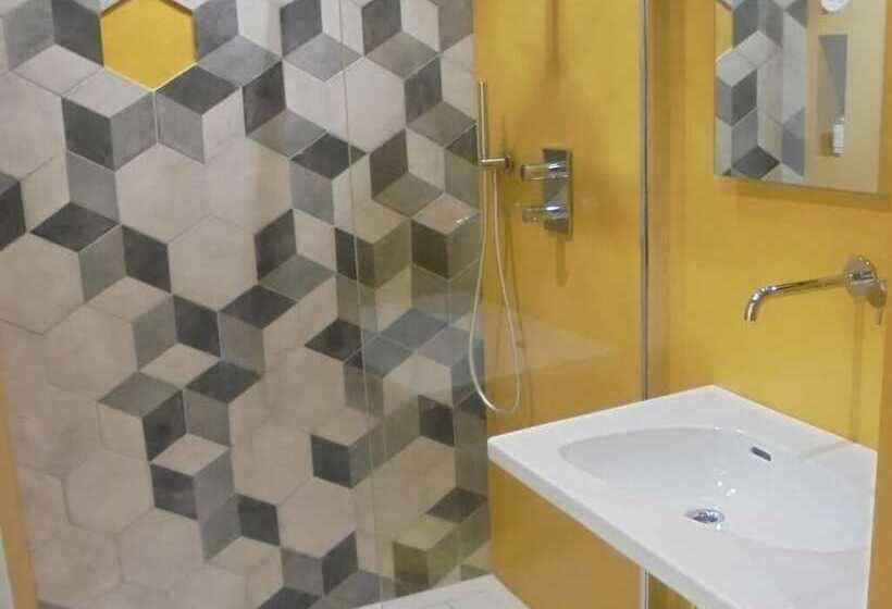 اتاق لوکس با چشم‌انداز دریا, Maison D Hôtes Bastia