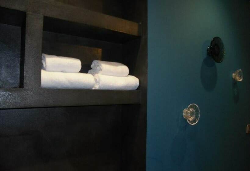 اتاق لوکس با چشم‌انداز دریا, Maison D Hôtes Bastia