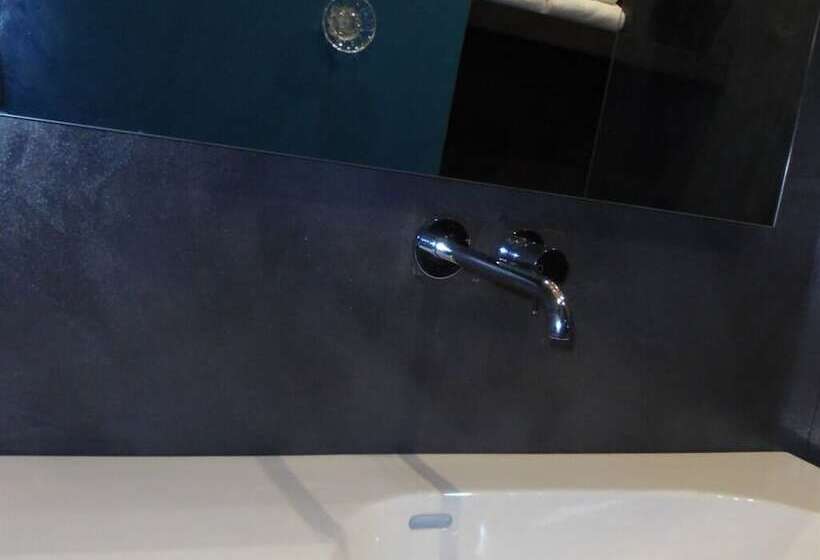 اتاق لوکس با چشم‌انداز دریا, Maison D Hôtes Bastia