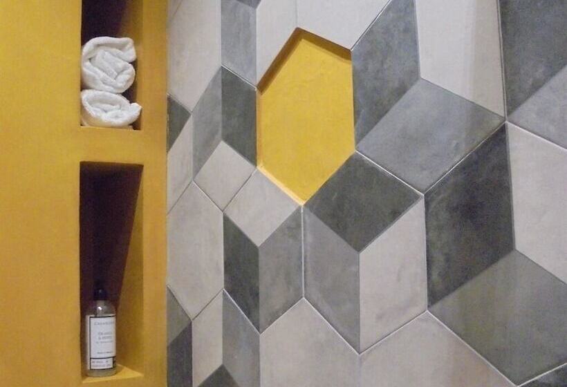 اتاق لوکس با چشم‌انداز دریا, Maison D Hôtes Bastia