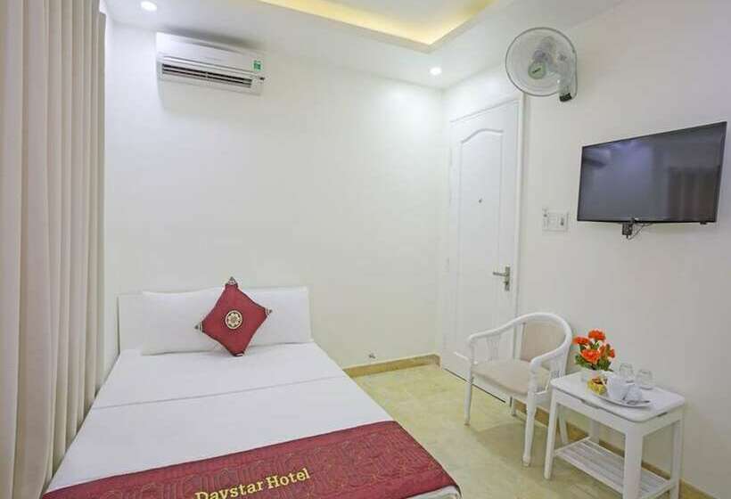 اتاق لوکس, Daystar