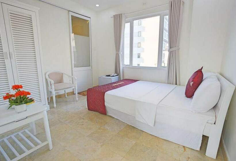 اتاق لوکس, Daystar