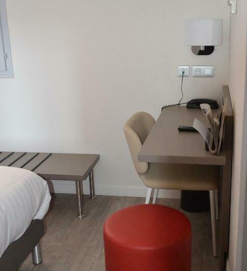 スタンダードルーム, Logis Hotel Du Parc Restaurant Le Rouget De Lisle