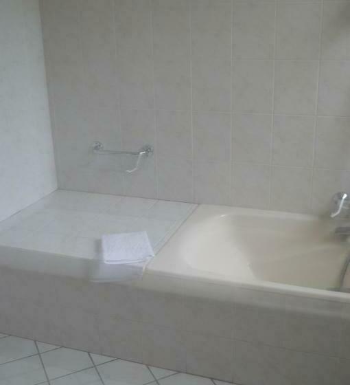 スタンダードルーム, Logis Hotel Du Parc Restaurant Le Rouget De Lisle