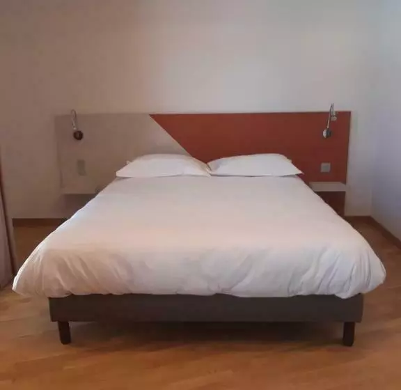 اتاق سوپریور, Logis Hotel Du Parc Restaurant Le Rouget De Lisle