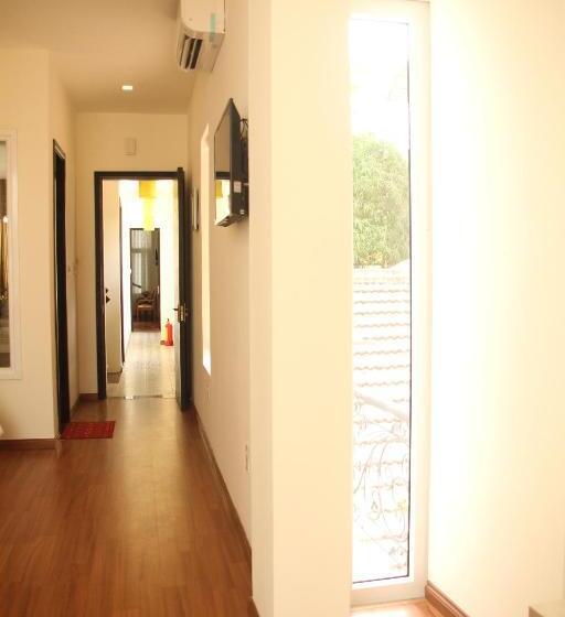 سوییت خانوادگی, Flora Hotel Hue