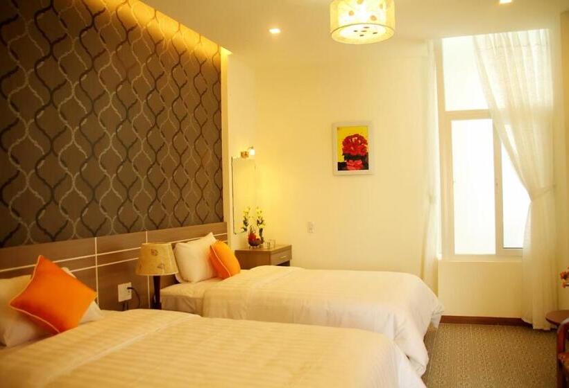 اتاق لوکس خانوادگی, Flora Hotel Hue