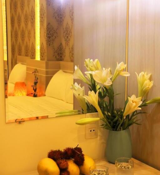 اتاق لوکس خانوادگی, Flora Hotel Hue