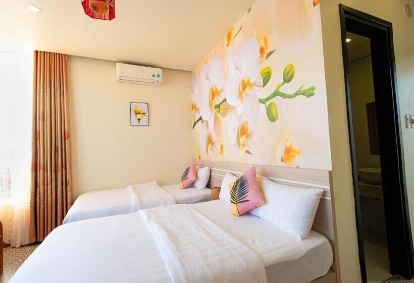 اتاق لوکس خانوادگی, Flora Hotel Hue