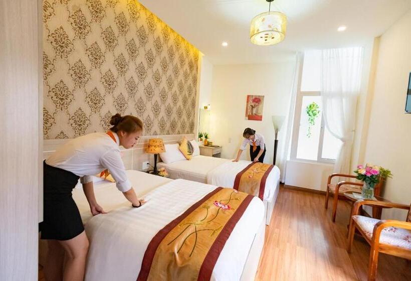 اتاق لوکس خانوادگی, Flora Hotel Hue