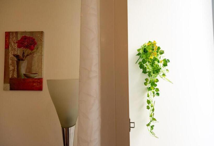 اتاق لوکس, Flora Hotel Hue