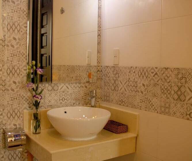 اتاق سوپریور, Flora Hotel Hue