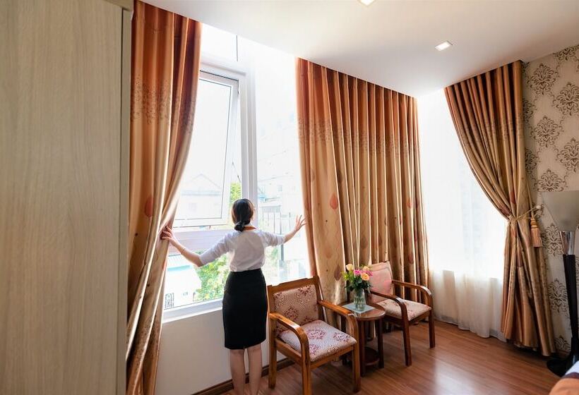 سوییت خانوادگی, Flora Hotel Hue