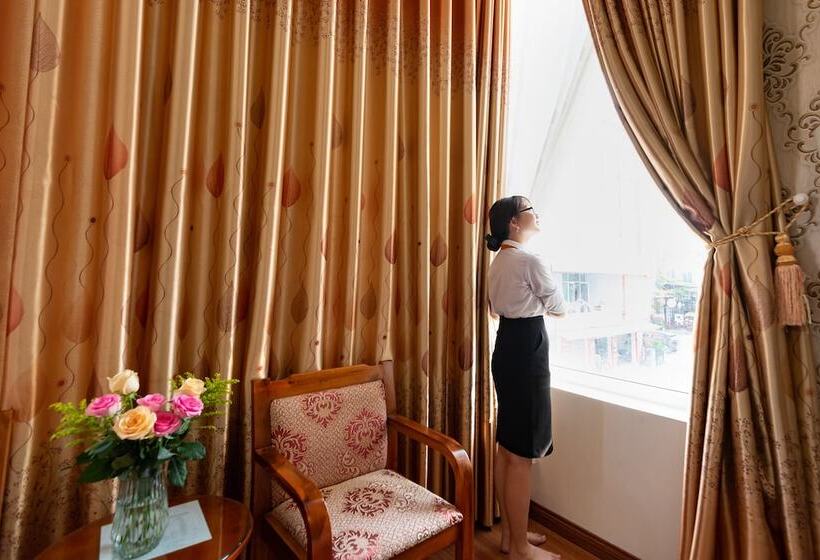 سوییت خانوادگی, Flora Hotel Hue