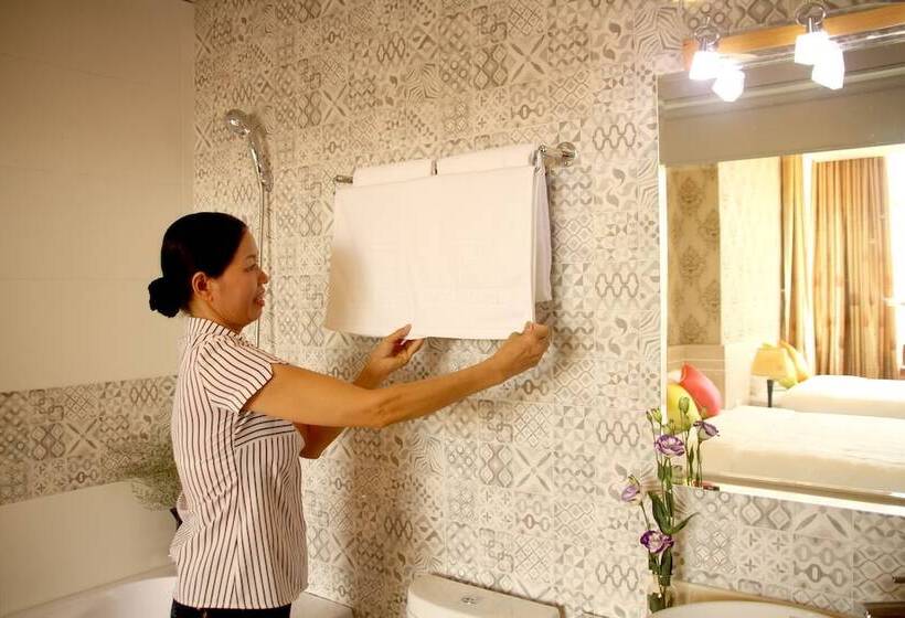 سوییت خانوادگی, Flora Hotel Hue