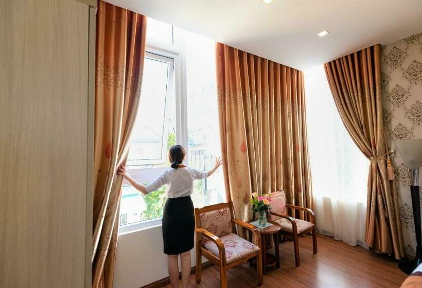 سوییت خانوادگی, Flora Hotel Hue