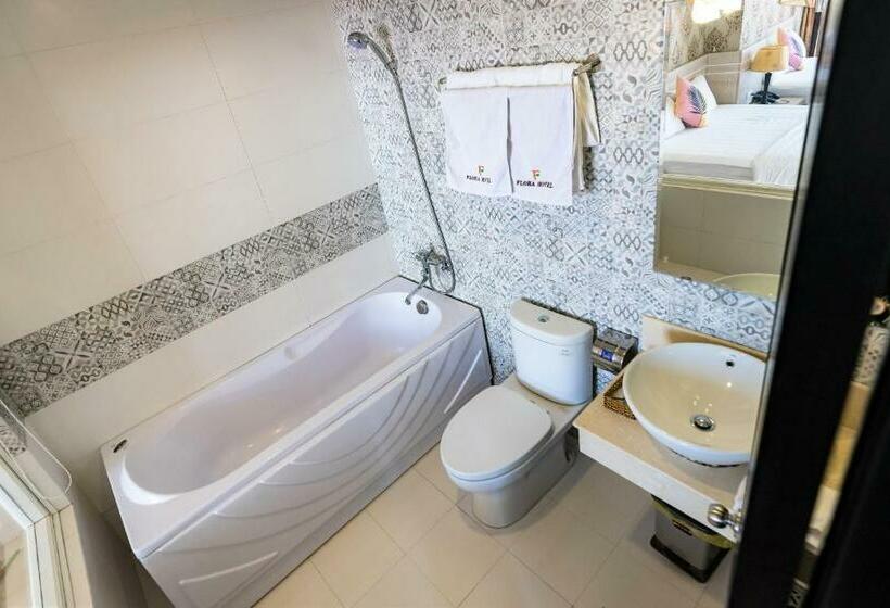 سوییت خانوادگی, Flora Hotel Hue