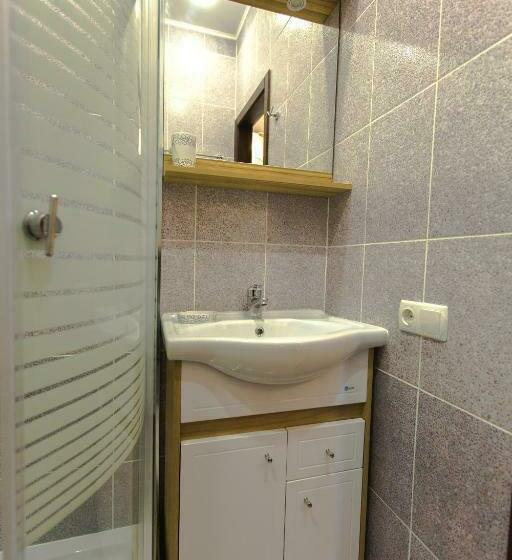 اتاق اکونومی, Hizhina