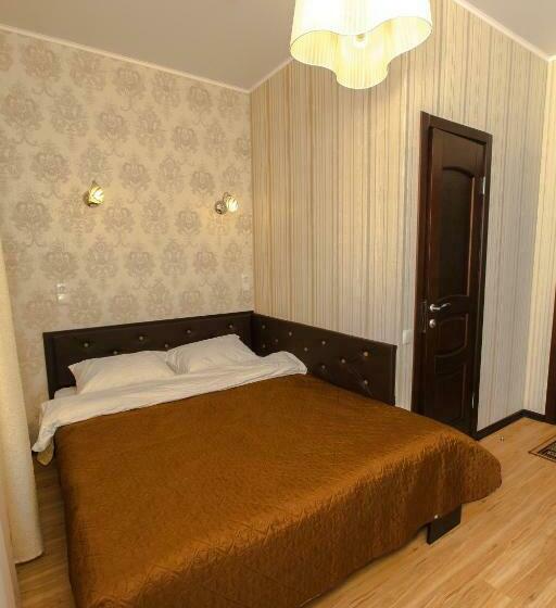 اتاق اکونومی, Hizhina