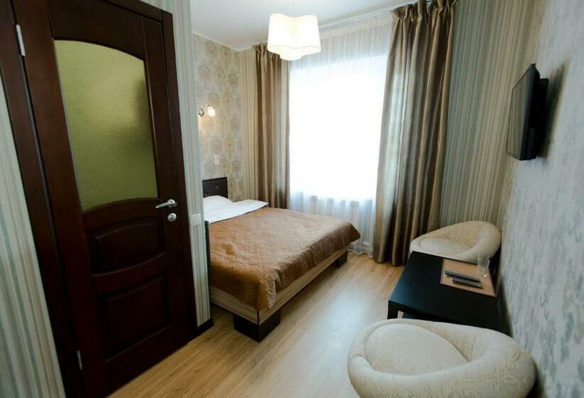 اتاق اکونومی, Hizhina