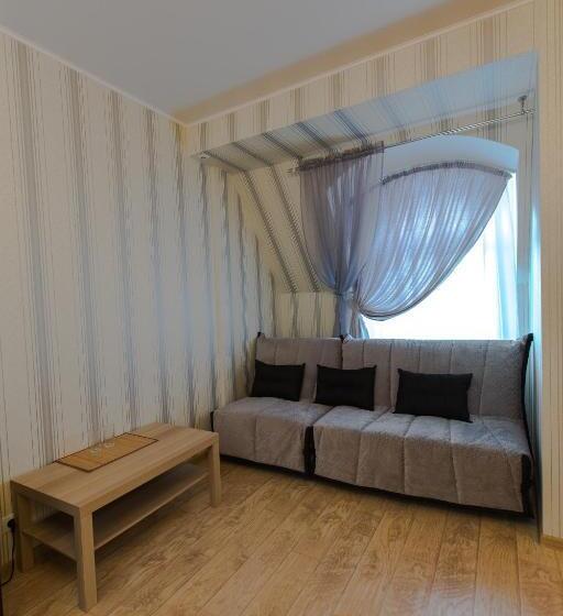 اتاق سوپریور, Hizhina