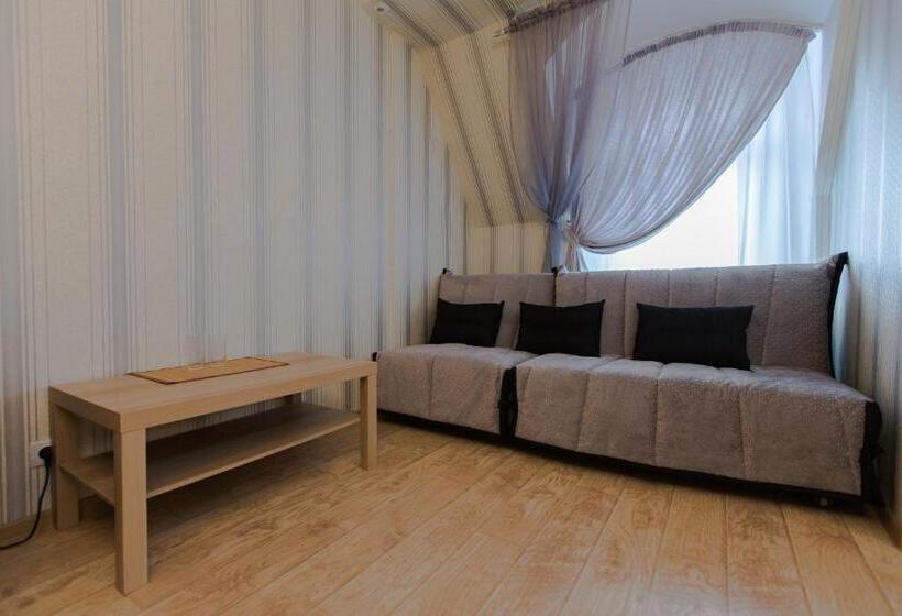 اتاق سوپریور, Hizhina