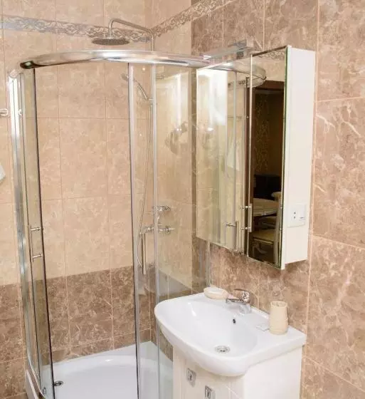 اتاق استاندارد با وان آب گرم, Hizhina