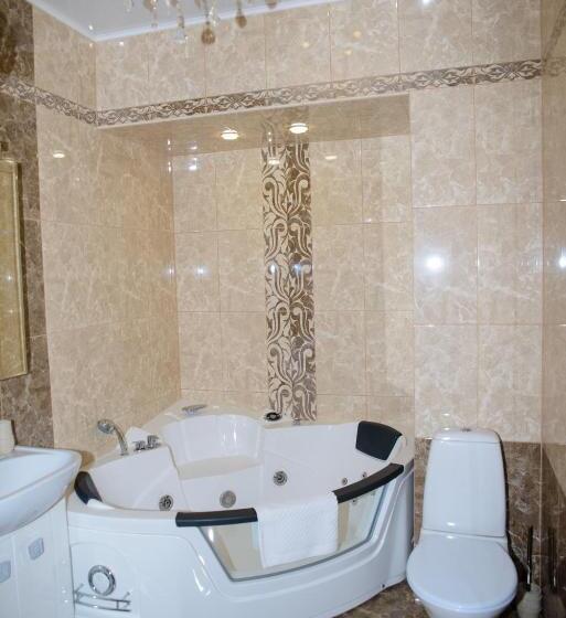 اتاق استاندارد با وان آب گرم, Hizhina