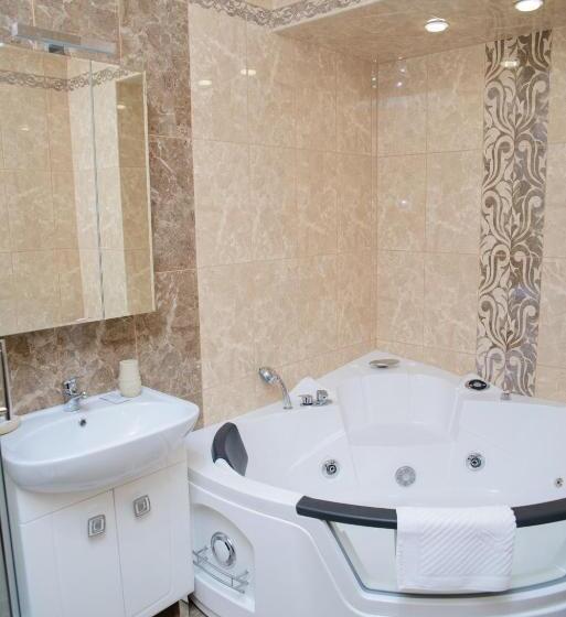 اتاق استاندارد با وان آب گرم, Hizhina